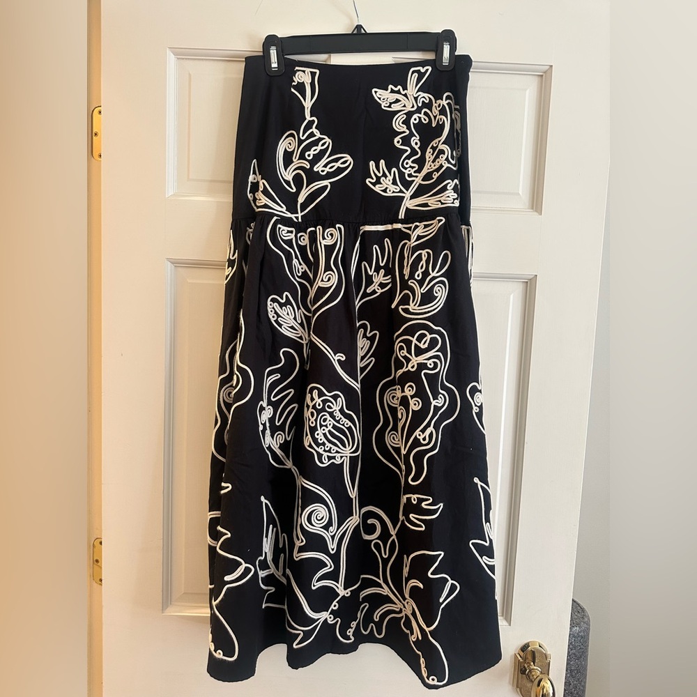 H&M Black Midi Skirt with White Floral Line embroidered